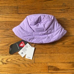 Halfdays puffer bucket hat